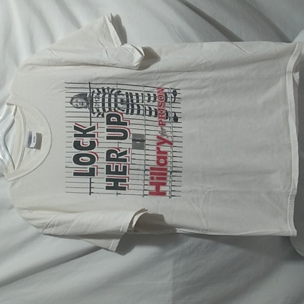 (BX86) SALE! RARE! Vintage 2008 LOCK HER UP HILLARY FOR PRISON Tee
